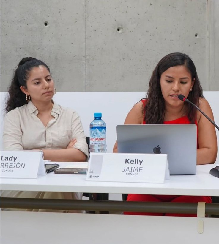 Lady Torrejón y Kelly Jaime presentando avances